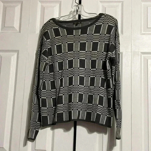 Lety & Me new gray & black plaid sweater size LARGE - Picture 1 of 13